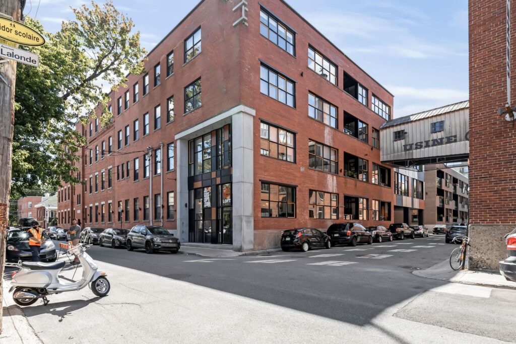 A loft in the Heart of Downtown Montreal! Un loft au cœur du centre