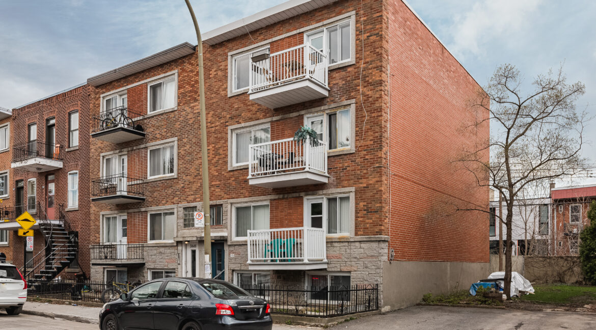 7452 Av D'Outremont no. 4 (2 of 19)